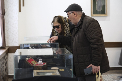 Kutsal Emanetler Bedesten'de